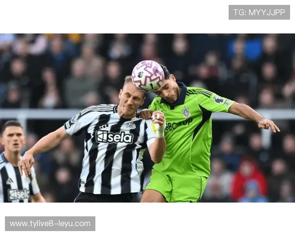 英超巅峰对决再掀波澜：豪强鏖战燃爆全场